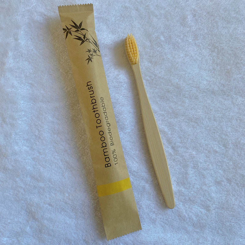 Cheveux beige aiguisés