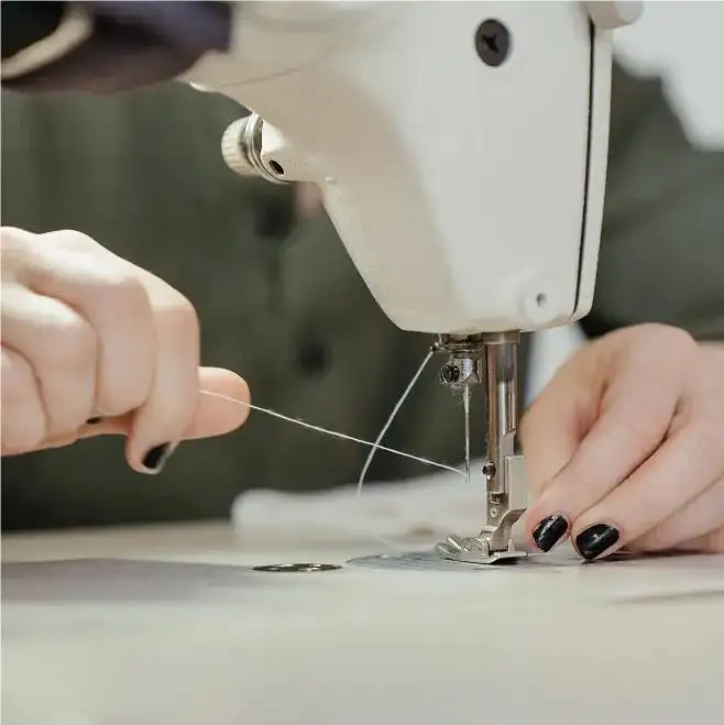 Fornitore di certificazione di alta qualità Guangzhou all'ingrosso felpa con cappuccio abbigliamento da donna produttori di abiti casual per vestiti personalizzati