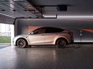 2020 Tesla Model Y Clean Used Light Interior Automatic Gear Box <strong>Turbo</strong> <strong>8L</strong> Engine R16 Tire Size Leather Seats - Product Image 3