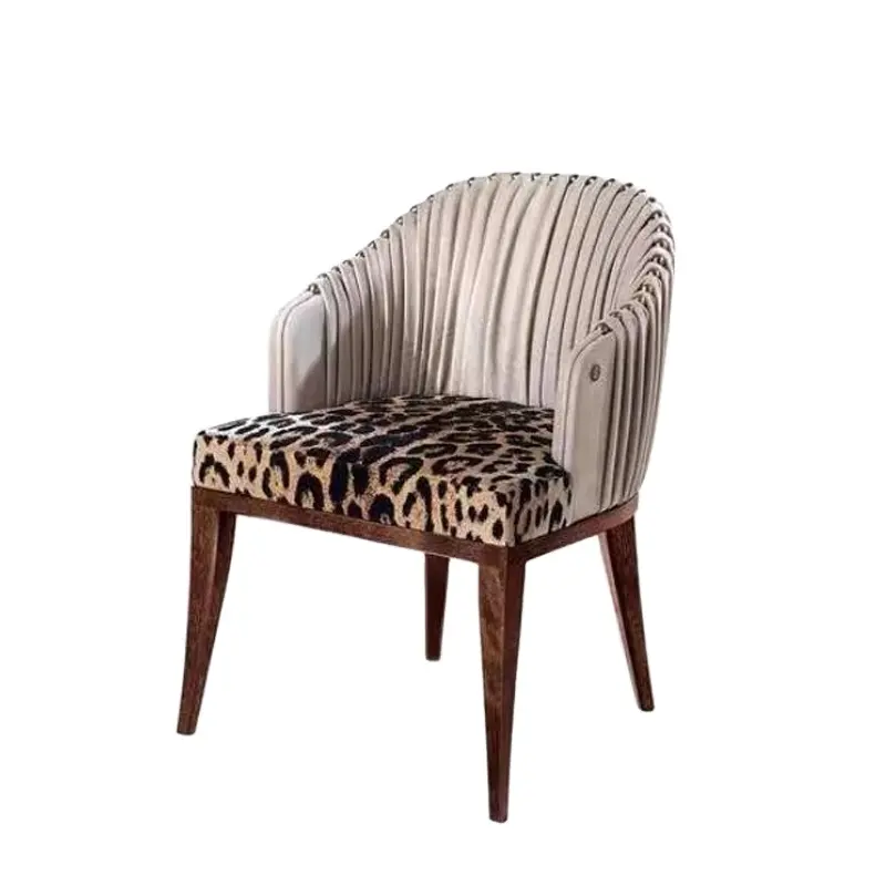 Mobiliário da sala de jantar em couro, cadeirinha de luxo com estampa de leopardo