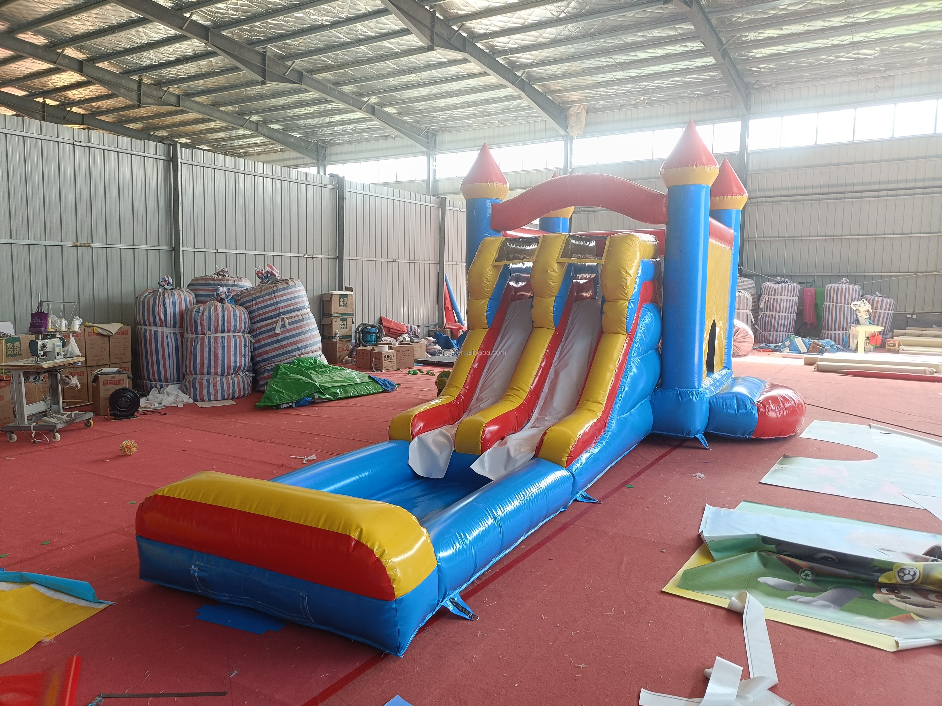 Toboggan aquatique gonflable coloré 4*8m avec piscine