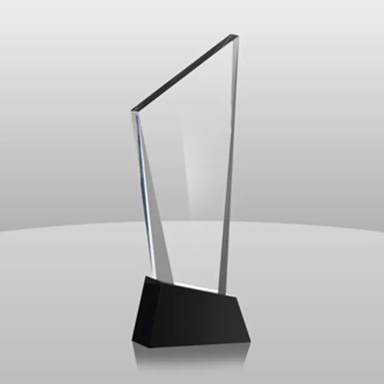قاعدة سوداء حاصلة على جائزة زجاجية كريستالية شبه منحرفة عالية الجودة بتصميم جديد زهيد الثمن