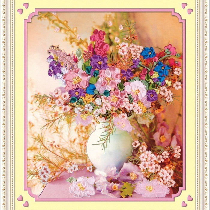 Floral essence with fragrance