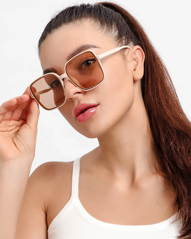 Nueva llegada al por mayor gafas de sol 2021 gafas de sol de las mujeres gafas de sol