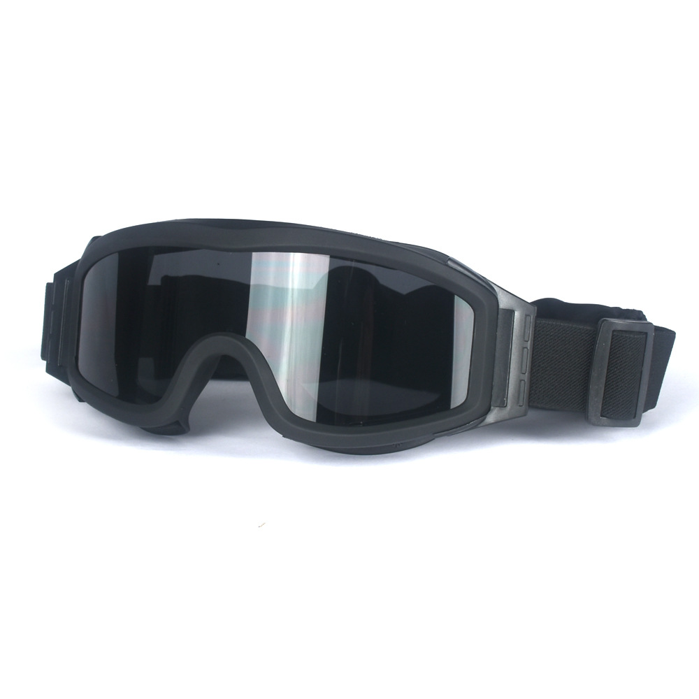 black frame/black lens