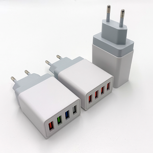 Werkspreis 5 V 2 A Wandladenauslöser mit mehreren 4 Ports EU-Stecker 12 W Ausgangskraft für Smartwatches und Tablet-Computer - Product Image 1