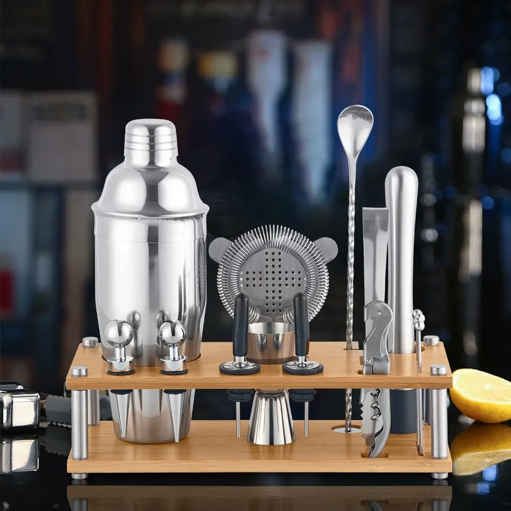 OUYADA Factory Direct Kit Bartender Barware Tools Set 700ml Acero inoxidable Boston Shakers Cocktail Bar con soporte de madera de bambú