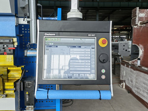 Pressa piegatrice idraulica 4m dotata di sistema Touch Screen DA66T, programmazione 2D e funzione di simulazione 3D