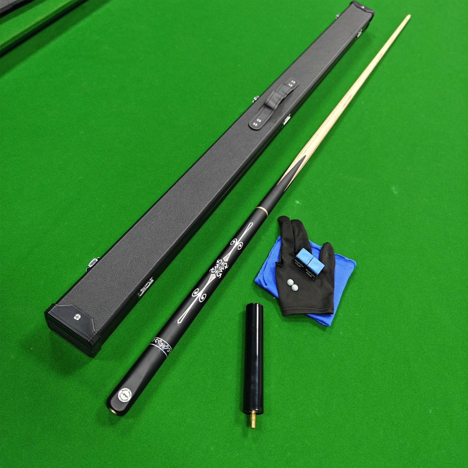 Elf/elegant black cue case suit