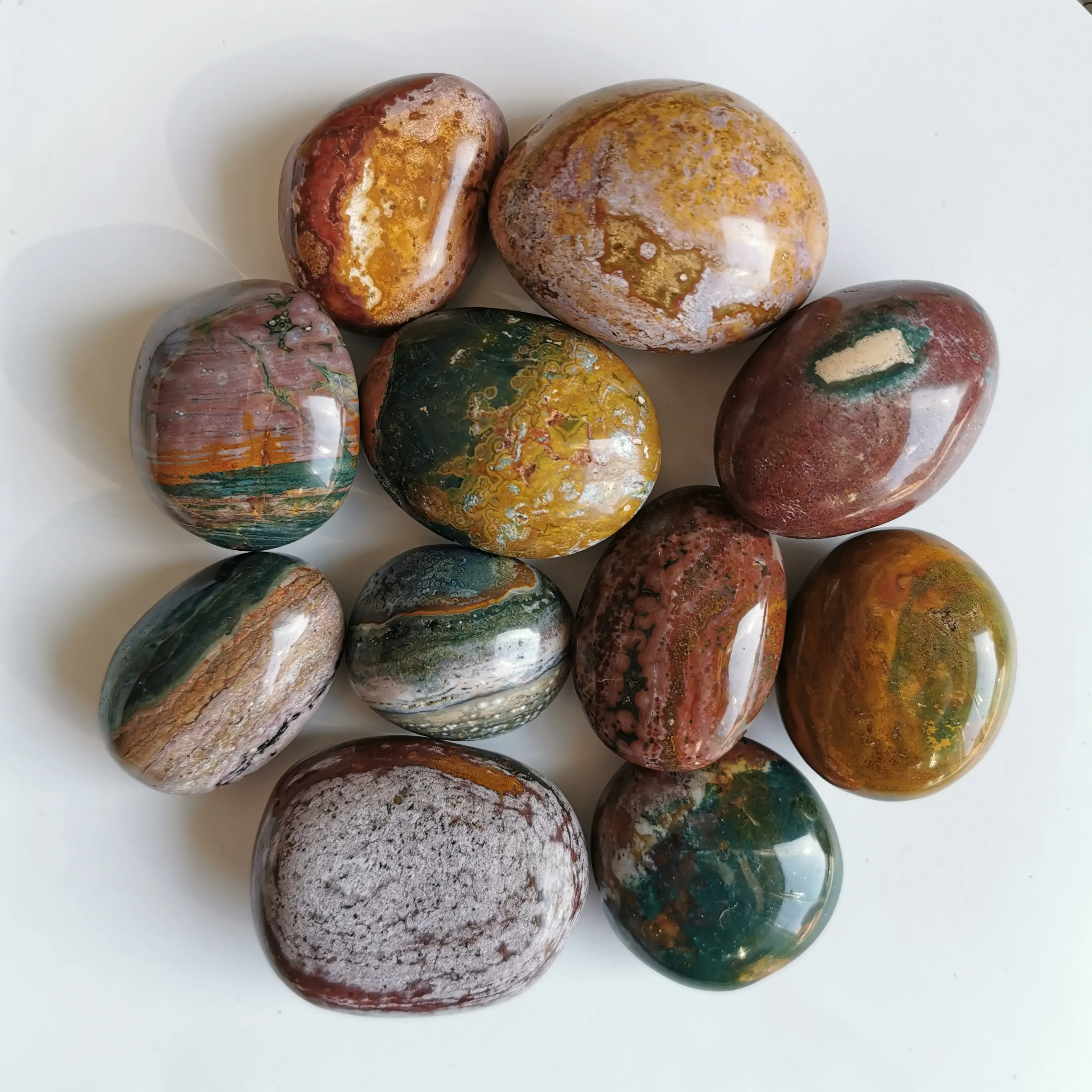 أحجار النخيل من الياسب للمحيط ذات اللون الطبيعي لشفاء كريستالات النخيل للبيع بالجملة