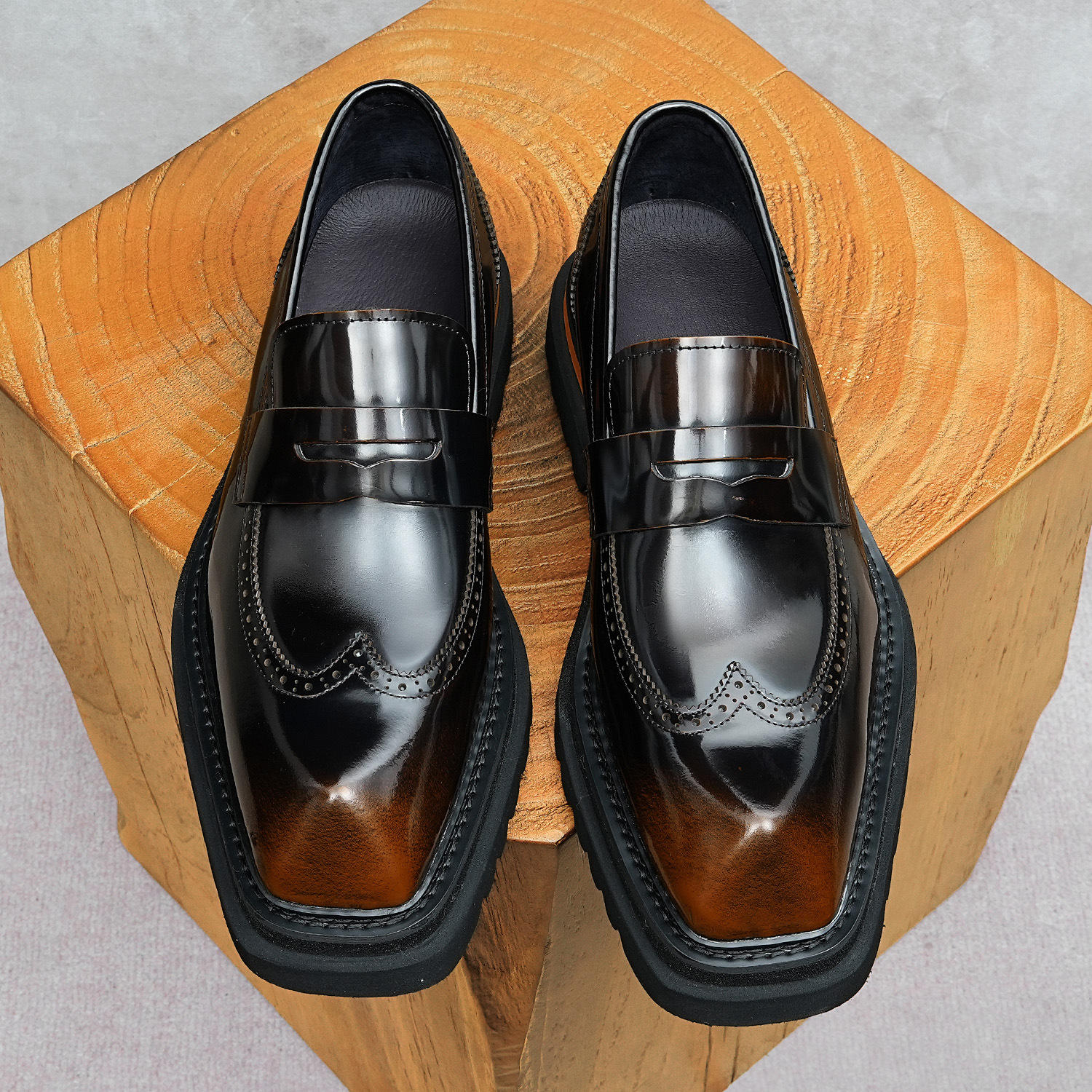 สีน้ำตาล