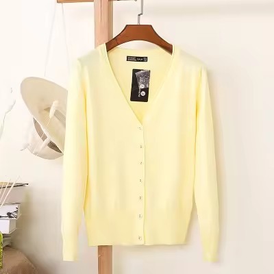 Beige Giallo