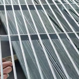 Hot Dip Galvanized Metal Building Materials Serrated Steel <strong>Grating</strong> Walkway Price Metal <strong>Grating</strong>