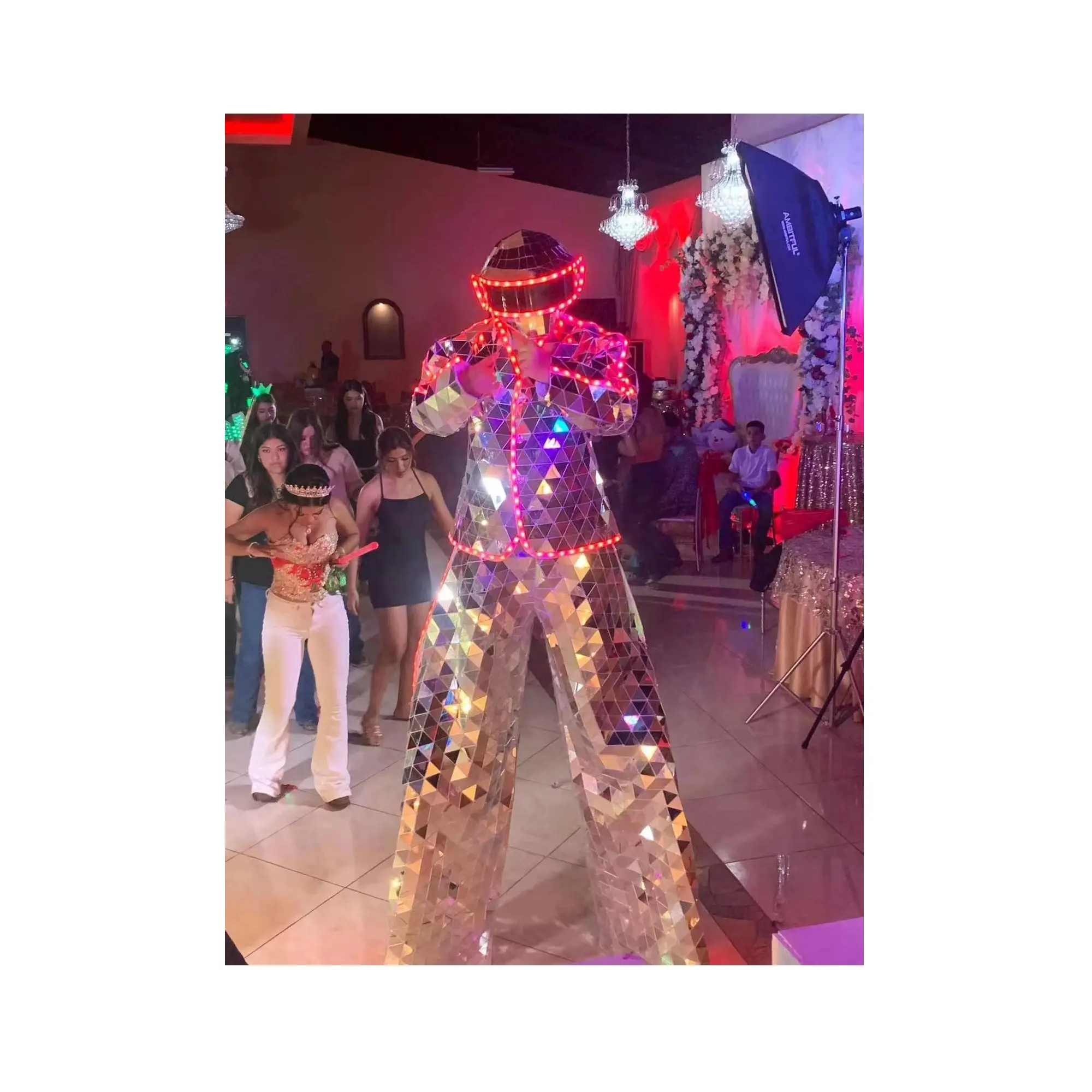 Disfraces de hombre con espejo plateado personalizado/disfraz de andador con zancos de Robot Led real/disfraces adultos mujeres Cosplay a la venta