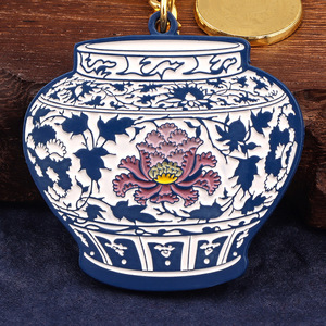 キーホルダーキーチェーンカスタムChinoiserieスタイルソフトエナメル金メッキ金属青と白磁器キーホルダー - Product Image 4