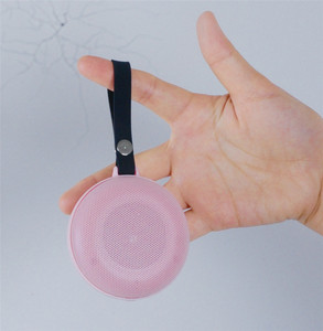 ミニシンプルライト送料無料アイテムコンピューターパームスピーカー音楽アクセサリー60gスピーカー色違い
