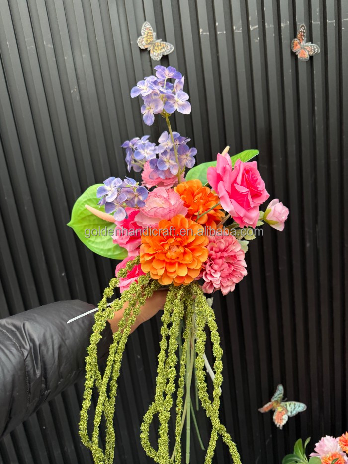 Mazzo di fiori rosa arancio