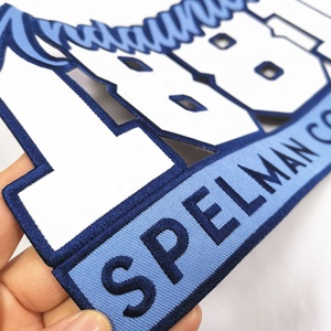 Tùy chỉnh giải quyết Polyester Twill vải thêu thư Tên Logo sắt trên các bản vá lỗi - Product Image 1