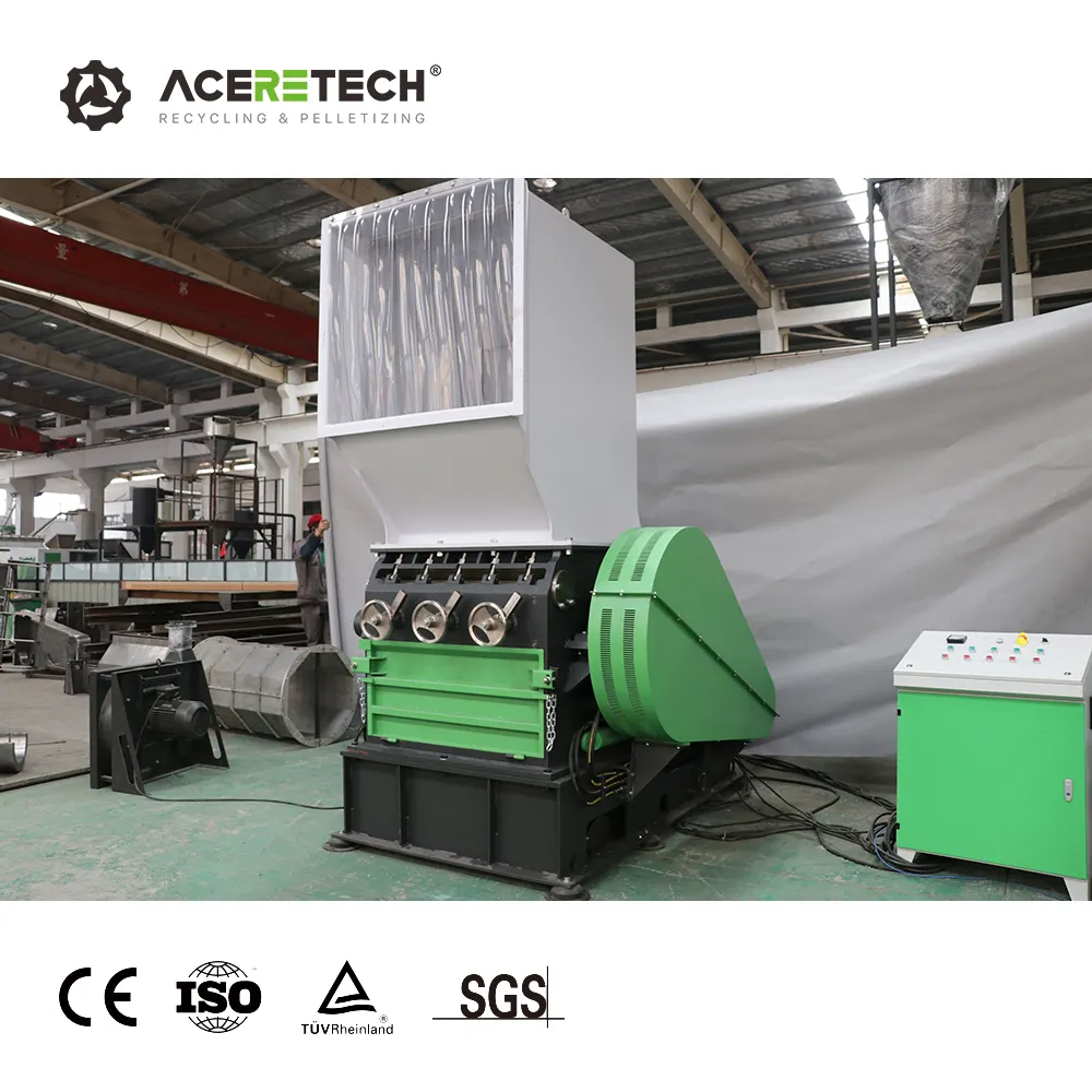Manufacturer GH700/700 Small Pet Bottle Crusher Machine Recycle Plastic Flakes 40-80 Mm