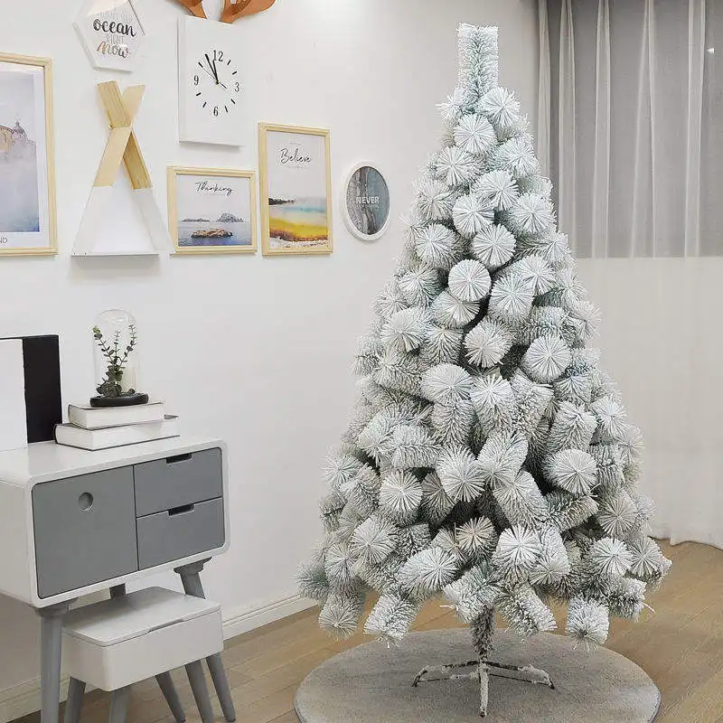 2022 albero di natale vendita calda all'ingrosso 6ft 8ft bianco Snowy bianco floccaggio albero di natale artificiale in PVC