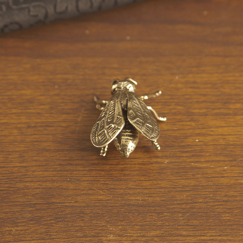 Petite mouche colorée