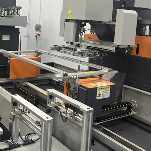 Robot auto rivnut assemblaggio automatico rivettatrice con robot di carico e scarico - Product Image 5