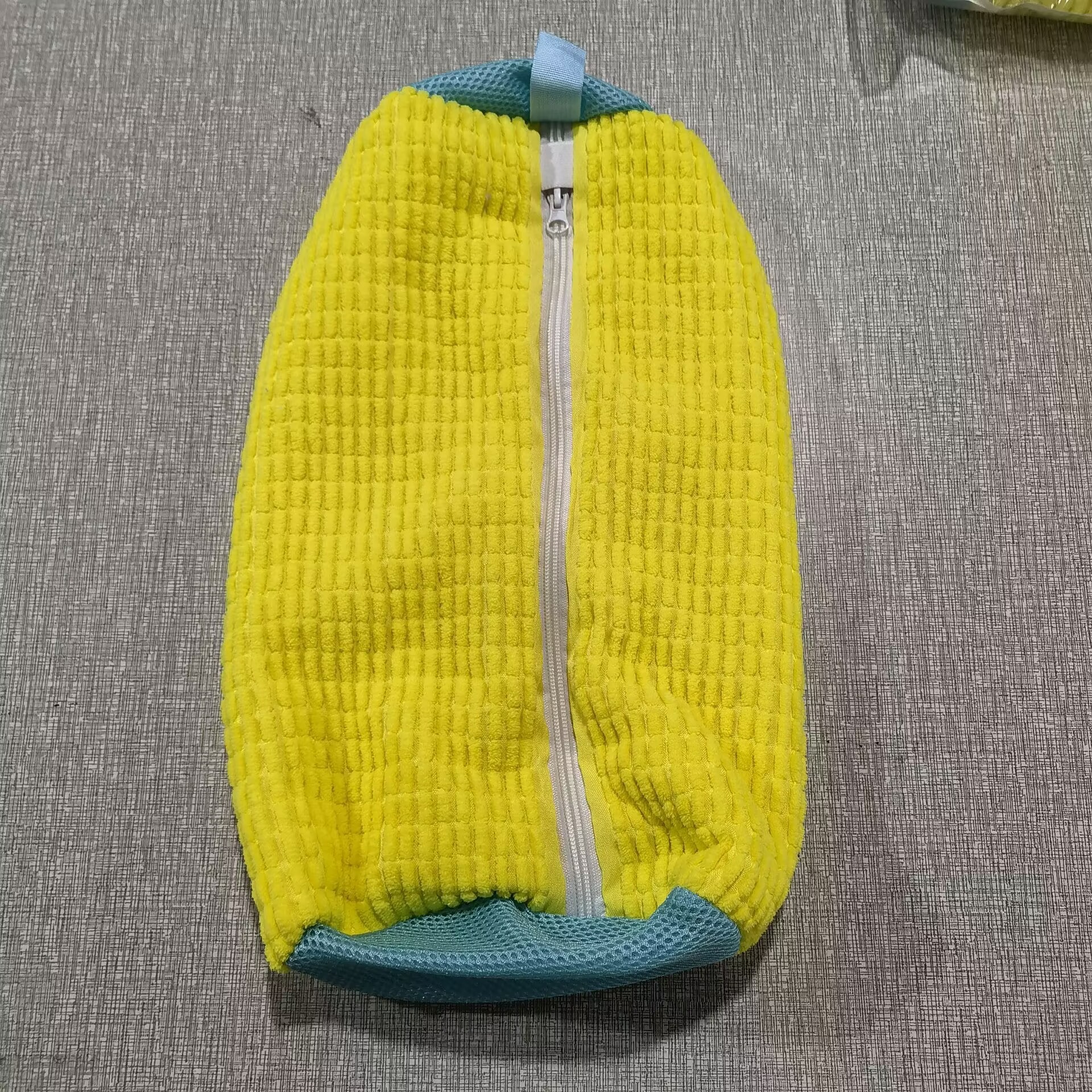 Yellow-3919