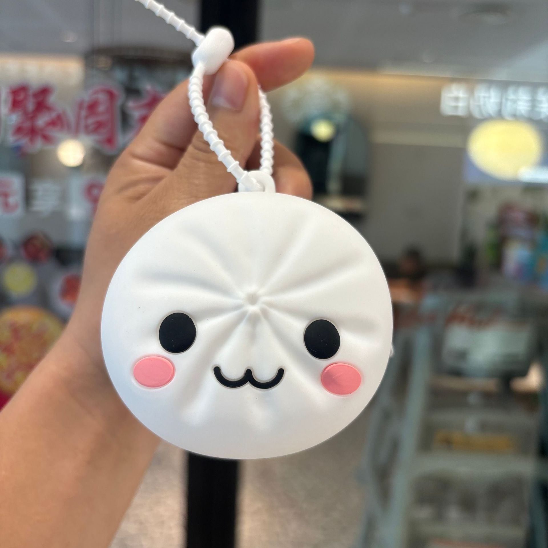 Silicone bun-shaped coin purse - white