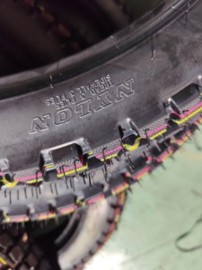 סיטונאי גומי אופנוע <span class=keywords><strong>tyre</strong></span> tubeless אופנוע 2.75-17 2.75-18 3.00-18 צינור צמיג