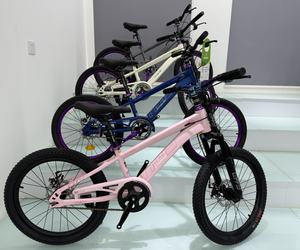8〜15歳用18/20/22インチ子供用自転車アルミフォークシングルスピードギア若いサイクリストに最も人気
