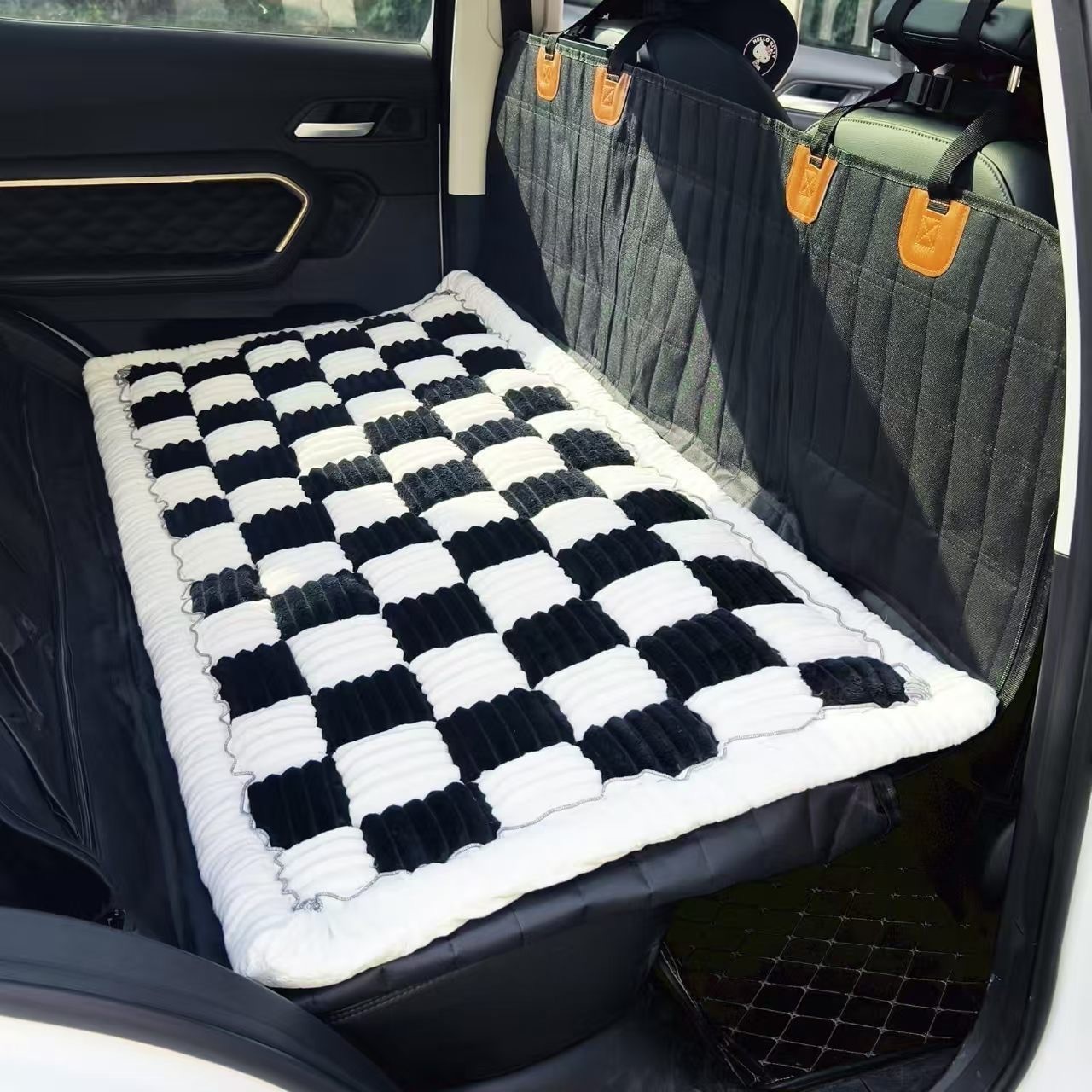 Coussin pour animal de compagnie pour siège arrière de voiture - blocage des couleurs noir et blanc
