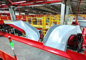 Luhui Otro equipo de manejo de materiales Transportador de diseño modular Sistema automático de clasificación de cajas de paquetes Canaleta de transferencia de caída baja - Product Image 6