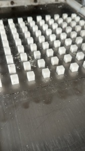 Fabriek Leveren Bruine Suiker Maken Machine Suiker Kubus Vormen Machine Verstelbare Vorm En Patroon Baking Soda Blokjes Machine - Product Image 5