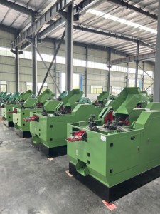 Yüksek hız 1 die 2 darbe soğuk baş presi vida makinesi somun perçin cıvata vida yapma makinesi fiyat - Product Image 4