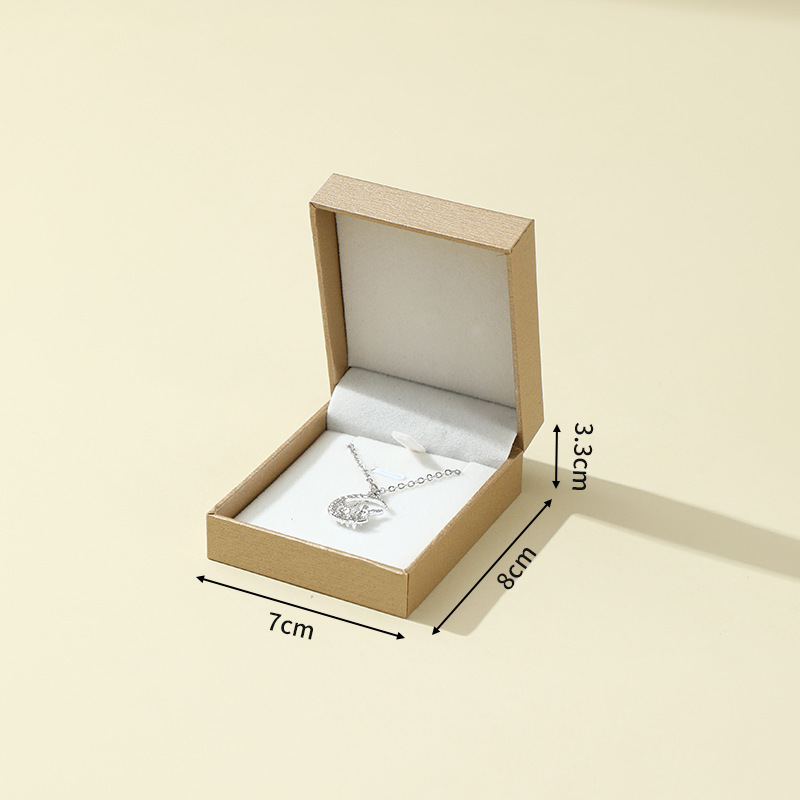 Golden inner white pendant box-tree-shaped label