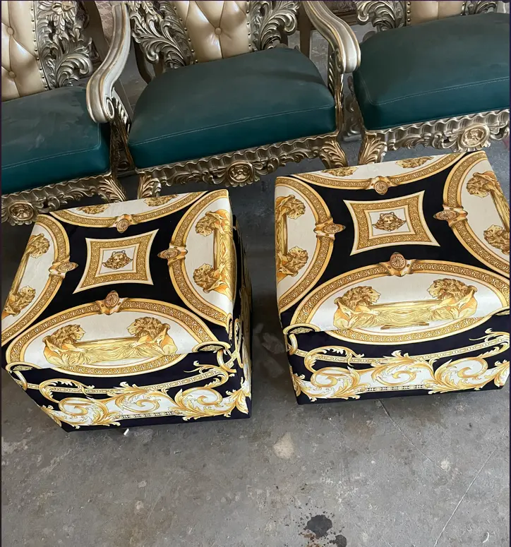 Commercio all'ingrosso di lusso di marca italiana Design divano in tessuto di flanella casa interni arti artigianato decorazione soggiorno sgabelli ottomana Villa
