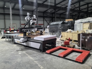 China Automatisches Laden und Entladen Atc Cnc Router Holz Linearer Werkzeug wechsler mit Sägeblatt - Product Image 4