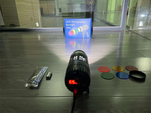 ไฟสปอตไลท์สำหรับถ่ายภาพ Ym-80 LED ชุดไฟวิดีโอสำหรับสตูดิโอระยะไกลแบบไร้สายสำหรับการถ่ายทอดสดและการสตรีมสด - Product Image 3