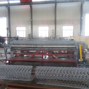 Máquina de malla de alambre hexagonal recta e inversa completamente automática en la fábrica de China - Product Image 2