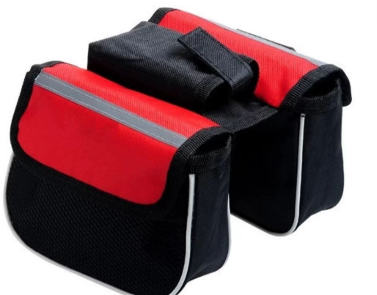 Poche en tissu rouge sans étiquette