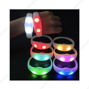 Radio personalizzato braccialetto evento telecomando luce Up Timer concerto lampeggiante programmabile Dmx 4 Custom Logo braccialetti Led - Product Image 2