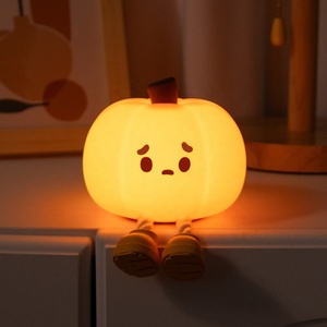 Cadeau pour enfants créatif petite citrouille tactile lampe de nuit maison chambre USB Mini Rechargeable doux au toucher Silicone <span class=keywords><strong>LED</strong></span> veilleuse
