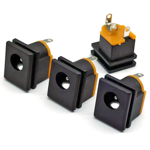 3ピン端子溶接電源メスコネクタタイプPCBジャック/ソケット<span class=keywords><strong>2mm</strong></span> <span class=keywords><strong>2mm</strong></span> 0.6mm 2.0x 0.6mm 2006 dc011A