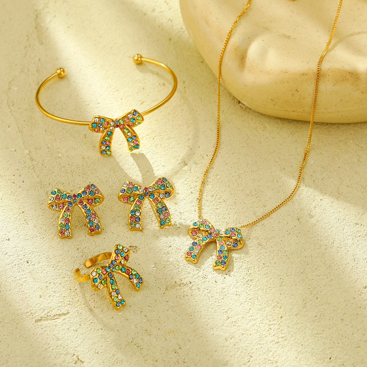 Ensemble de zircons colorés dorés ~ 4 pièces