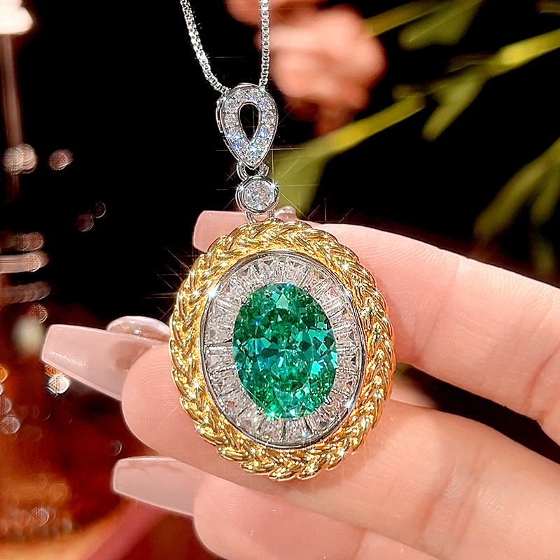 Bird's Nest cut Parra green pendant with chain