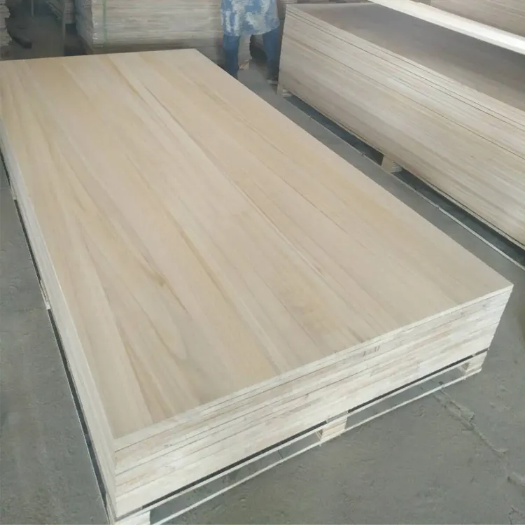 De Madera de madera de paulownia Venta de panel de madera maciza de madera de paulownia