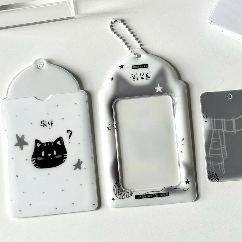Single white bead chain hanging card sleeve