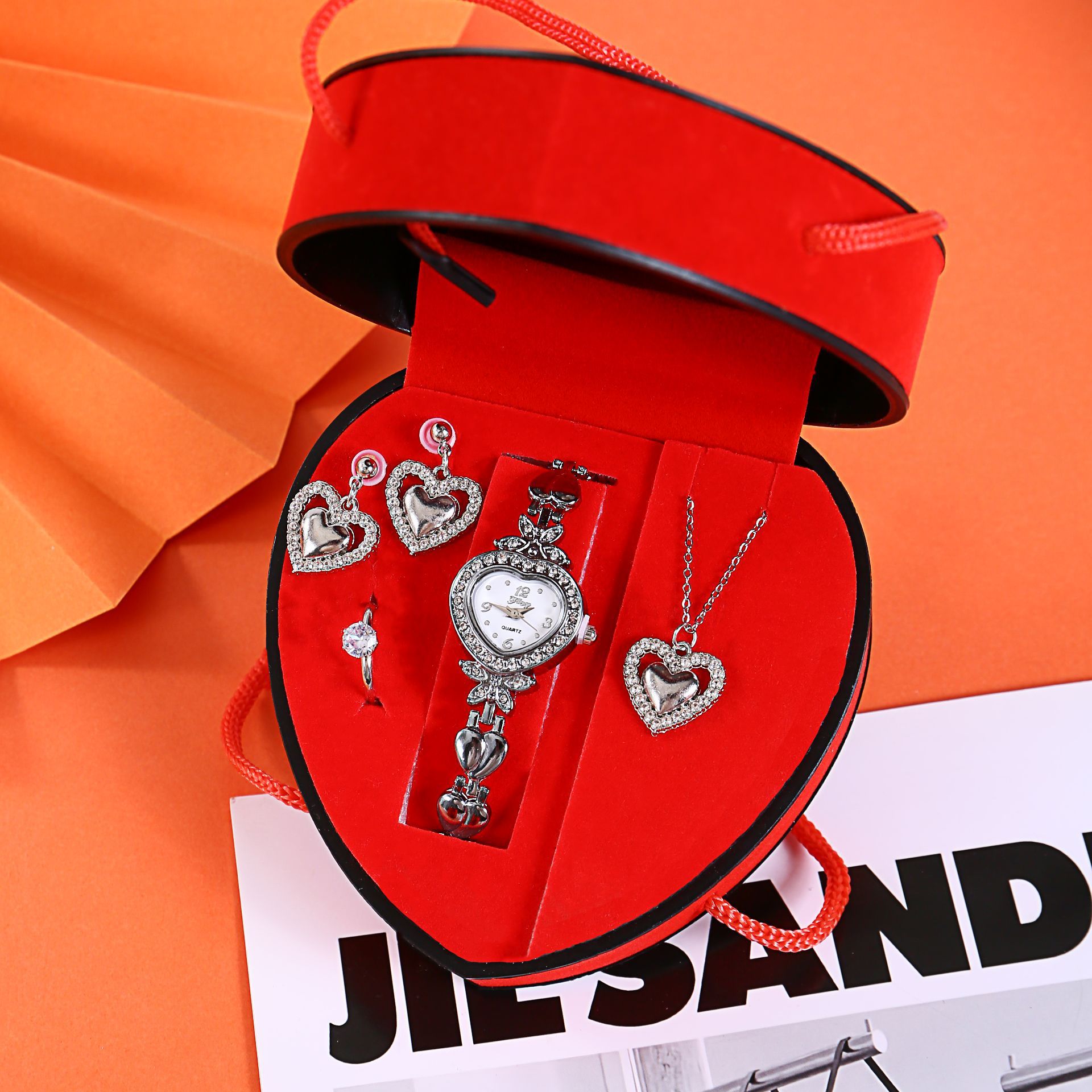 Caja de regalo T130-5 plateada para reloj, collar, pendientes y anillo.