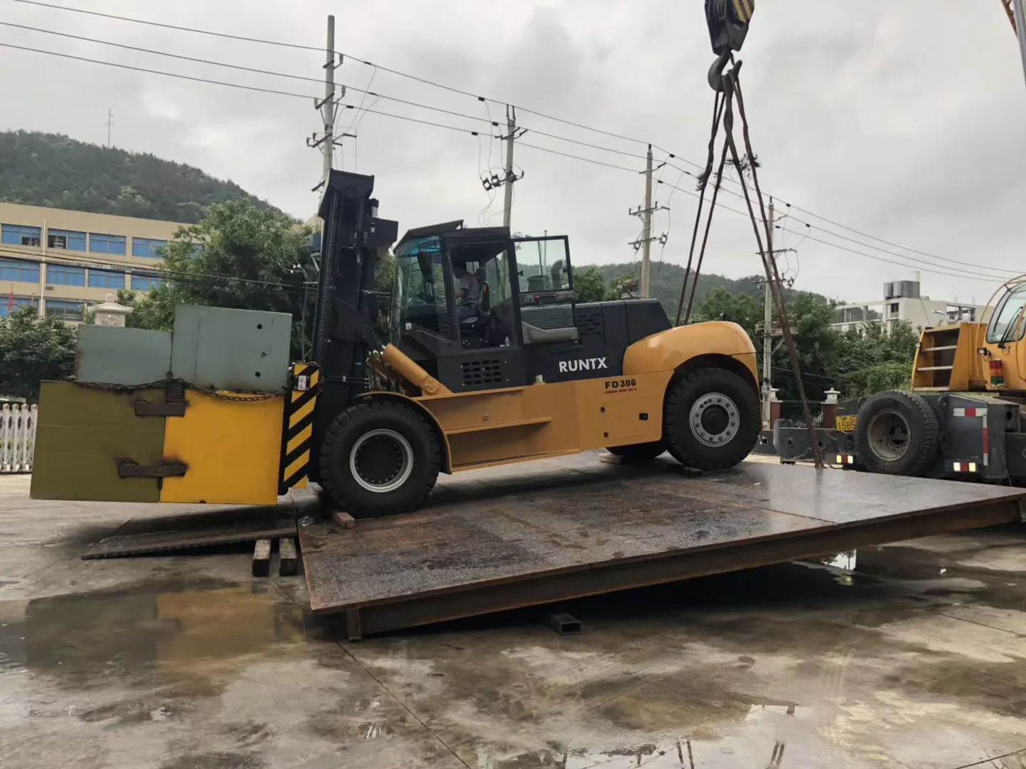 Runtx üretimi 6m direk dizel forklift 28 ton 30 ton 32 ton fork lift yükleyici isteğe bağlı yakın kabin