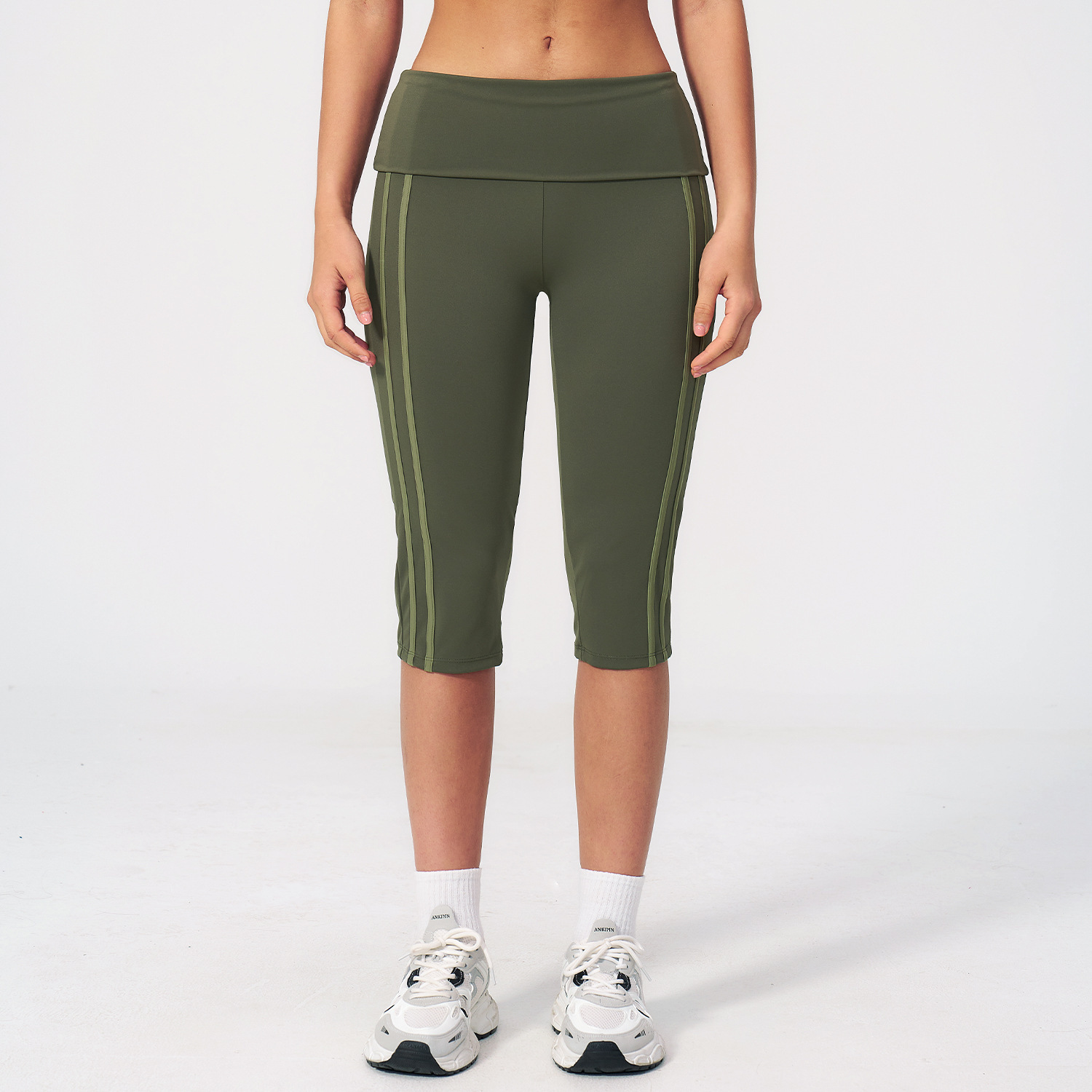capri pants Green